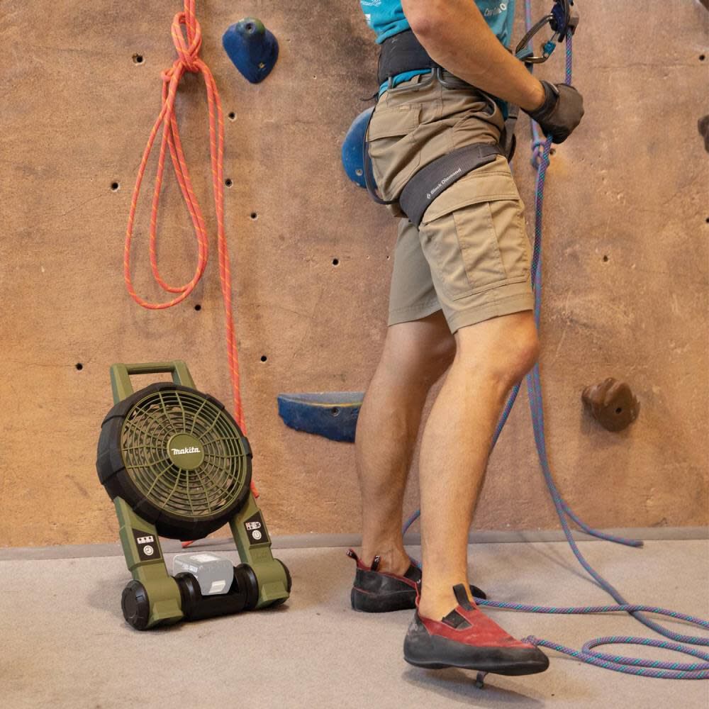 5564DDFB-2A10-2F61-3344-2D1D38024438