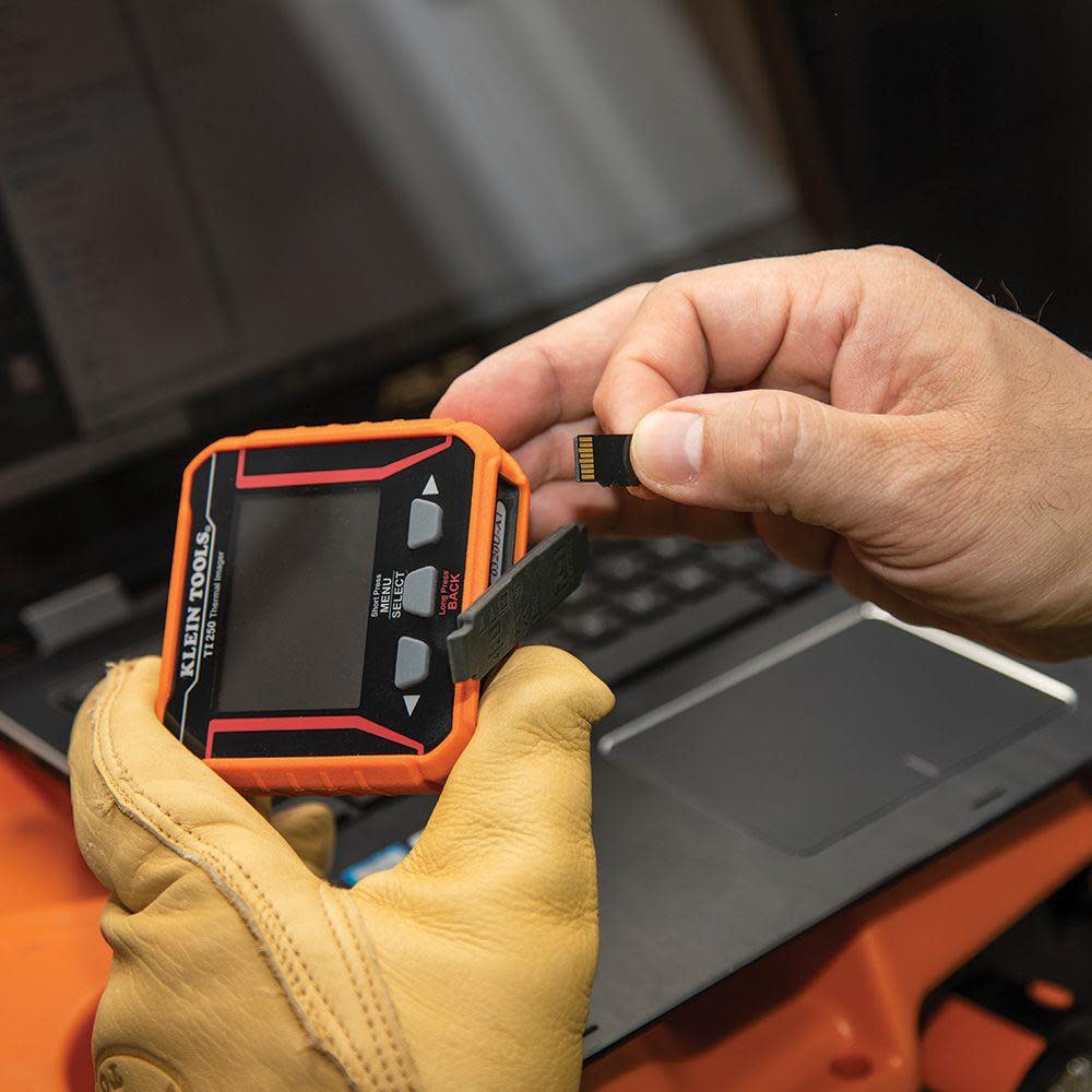 C615AEBB-90DD-A8FC-CD3A-5276252BBB01