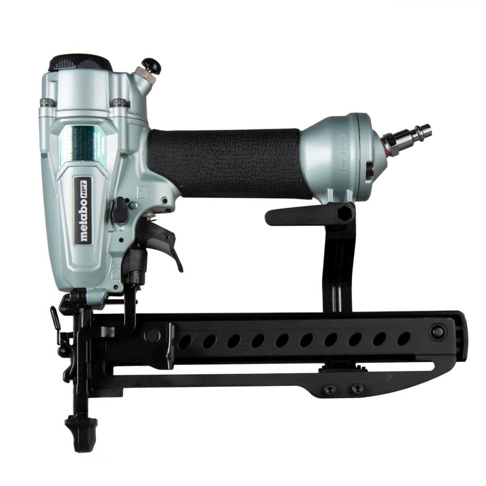 D837F1E7-32E3-9560-548A-C855EECADDDC