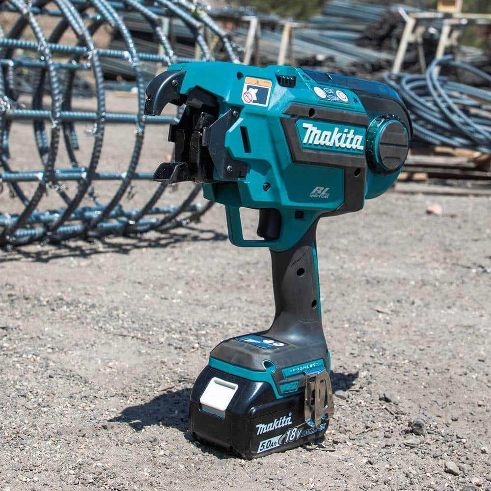 F20F27AF-852B-B506-1F83-A2B3F07AA125