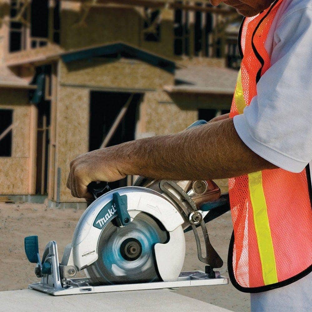 F2E82F3B-90DF-C65F-FF54-3DCCDF9E37D9