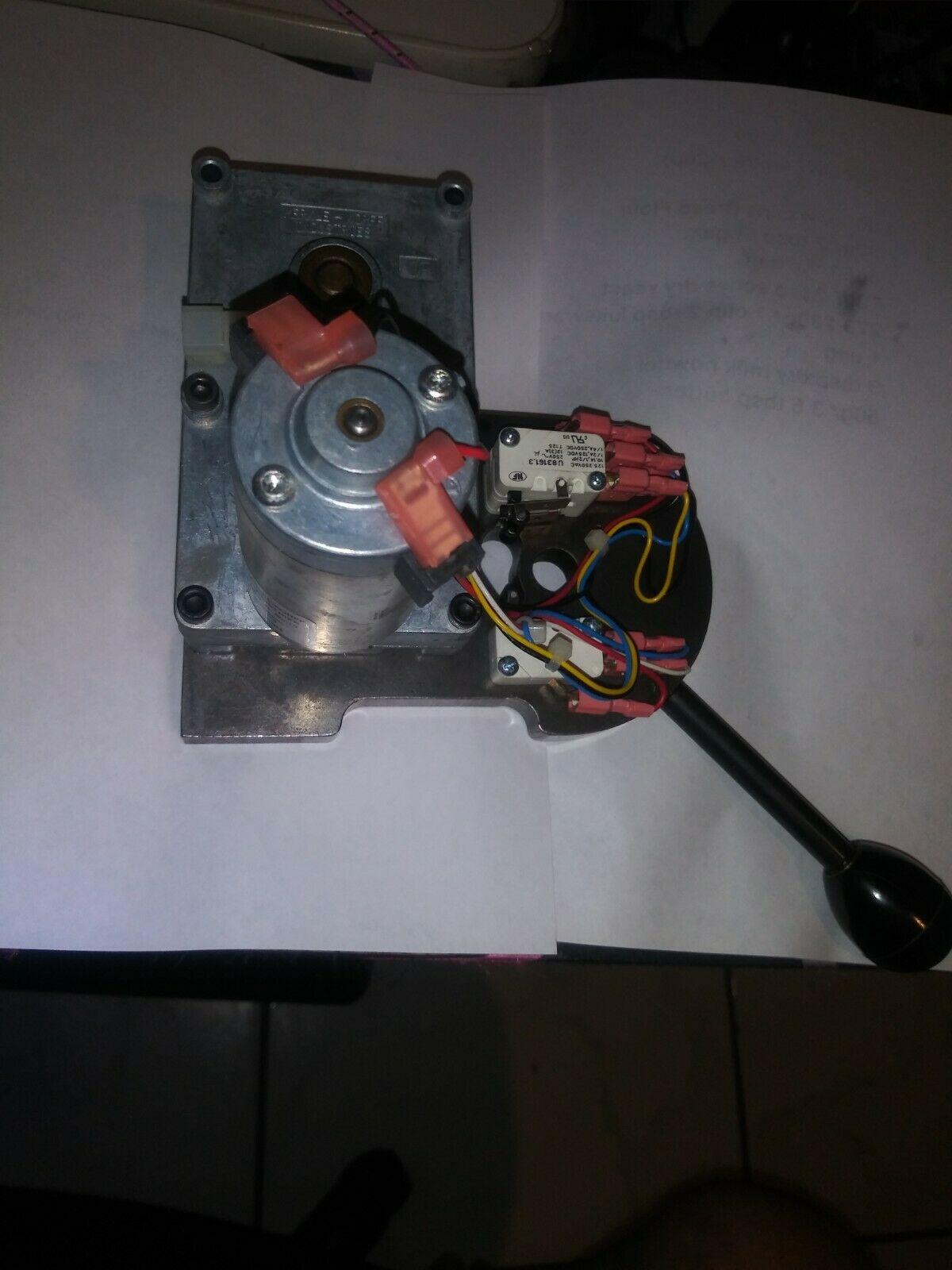 fe5b3e5daa69abd118090c1171ea8d95d1daf005_102-1